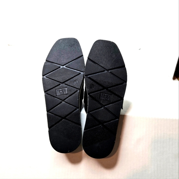 Time and Tru Mules/slides. Black/white Size 6M. - Picture 9 of 10